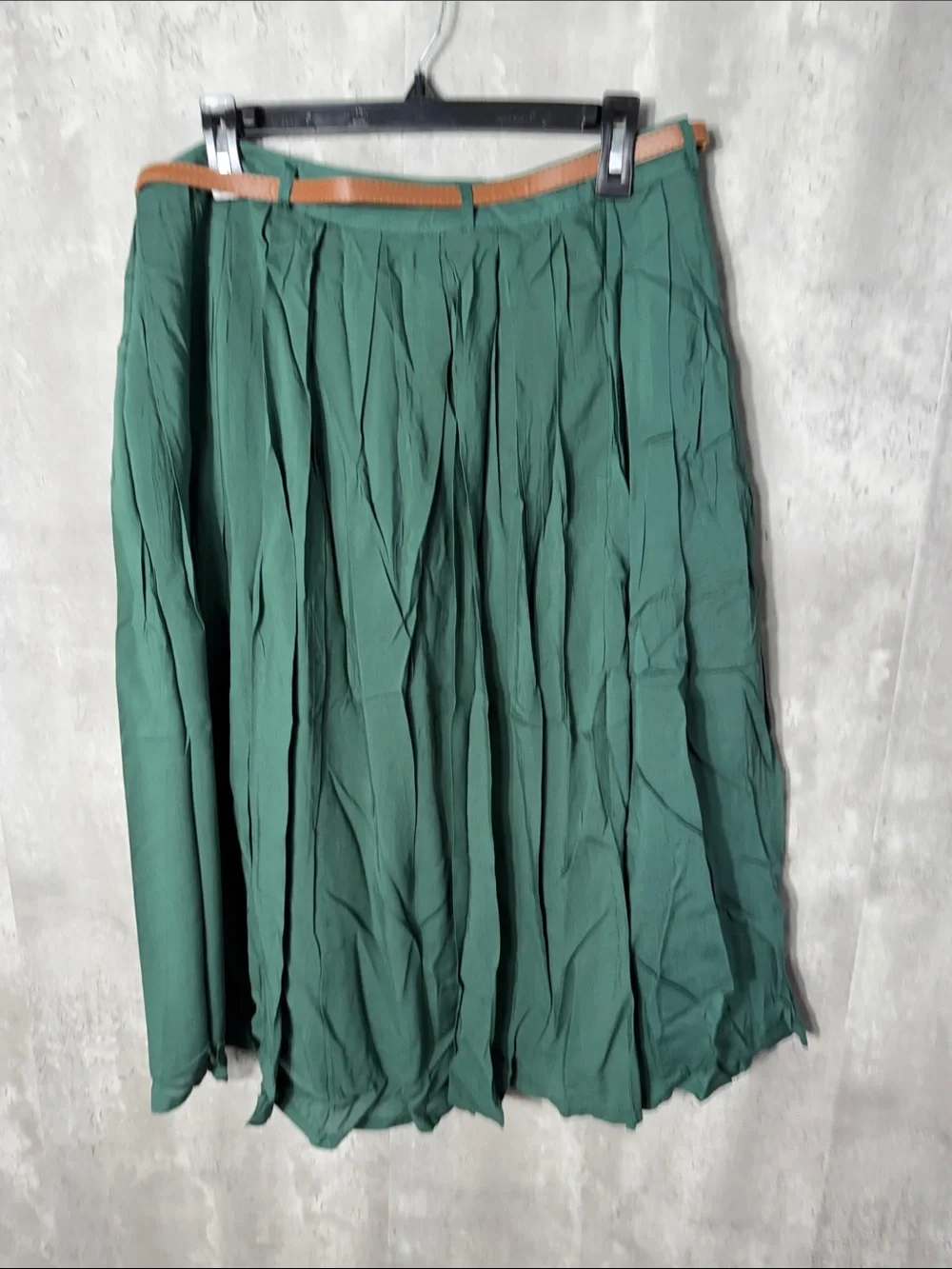 NWT TULIP B Pleated Green Midi Skirt with Brown Belt - Picture 3 of 3